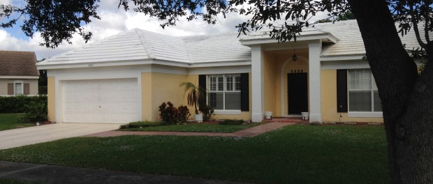 Photo of Elizabeth Savitt's home in Delray Beach that was the subject of a lengthy foreclosure proceeding until she paid of $308,000 home equity loan. At least one family of the senior citizens who are under her as a professional guardian wants to know where she got the money.